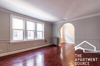 Building Photo - 542 W Surf St