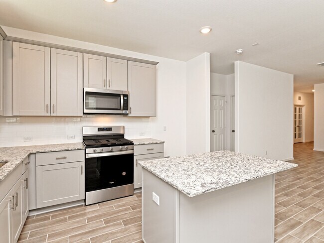 Building Photo - 1625 Holly Lk Dr