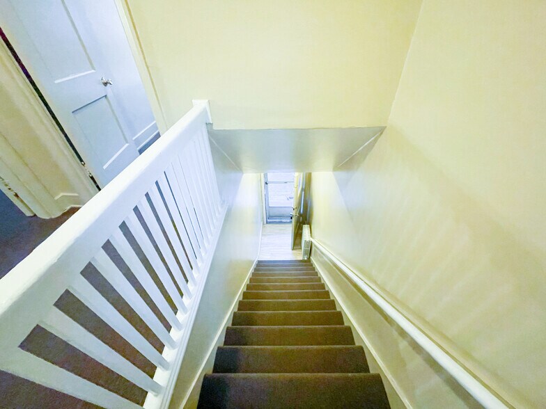 Building Photo - 3563 Beechwood Blvd