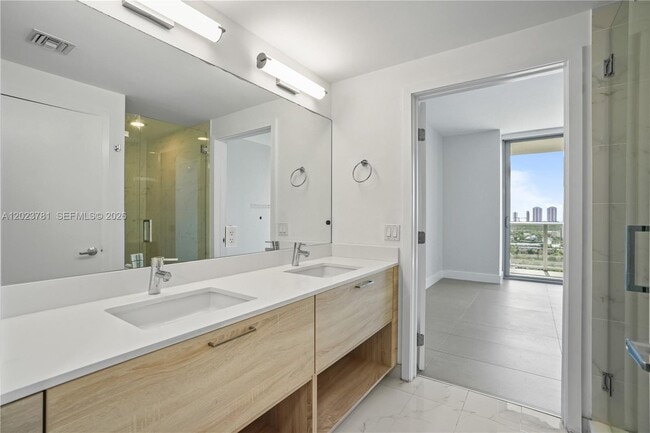 Building Photo - 16385 Biscayne Blvd