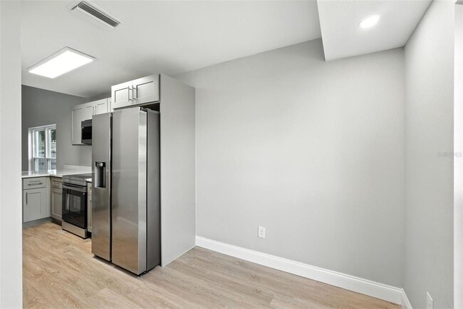 Building Photo - 427 Chicago Woods Cir