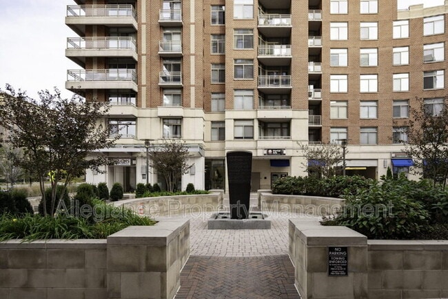 Building Photo - 3600 S Glebe Rd