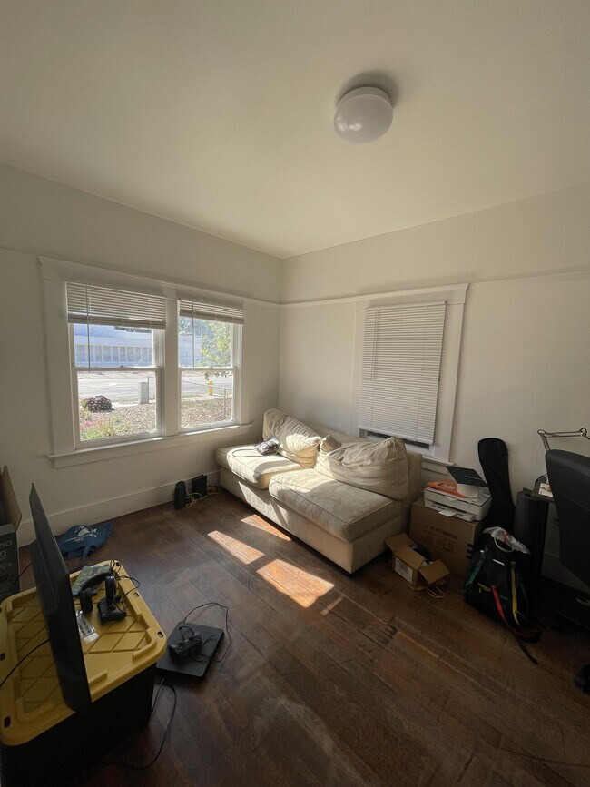 Building Photo - 292 Higuera St