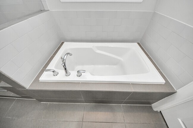 Building Photo - 1265A Bonner St