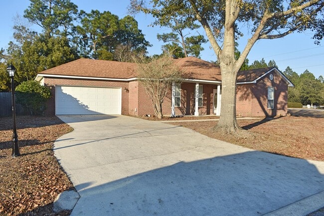 Building Photo - 26 Village Ln