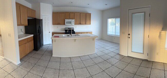 Building Photo - 12891 Pueblo Lane