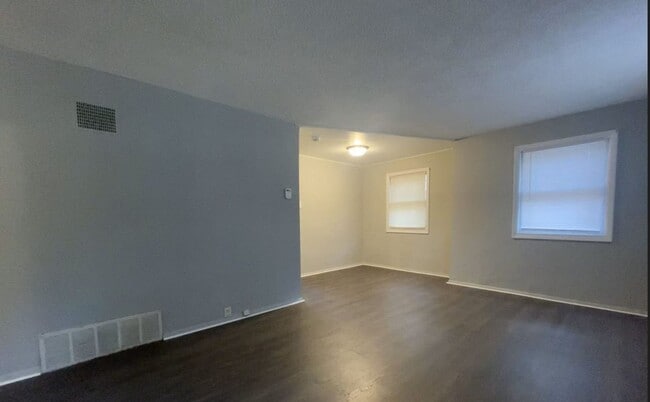 Building Photo - 2 Bedroom, 1 bath home close to St. Mary's...