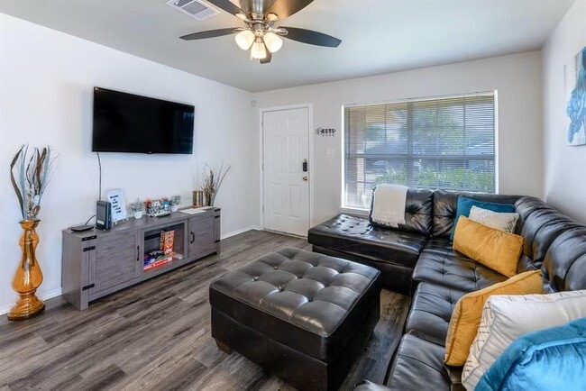 Building Photo - 2304 Smith Branch Blvd