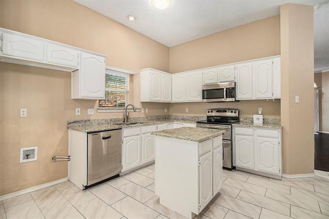 Building Photo - 2224 Heatherton Pl