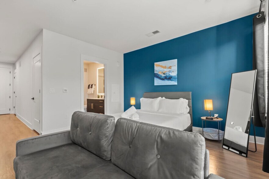 Building Photo - 2317 W Grace St