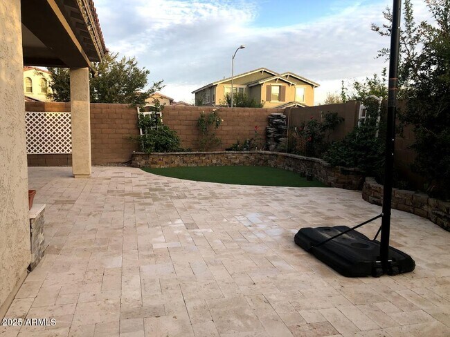 Building Photo - 9975 W Foothill Dr