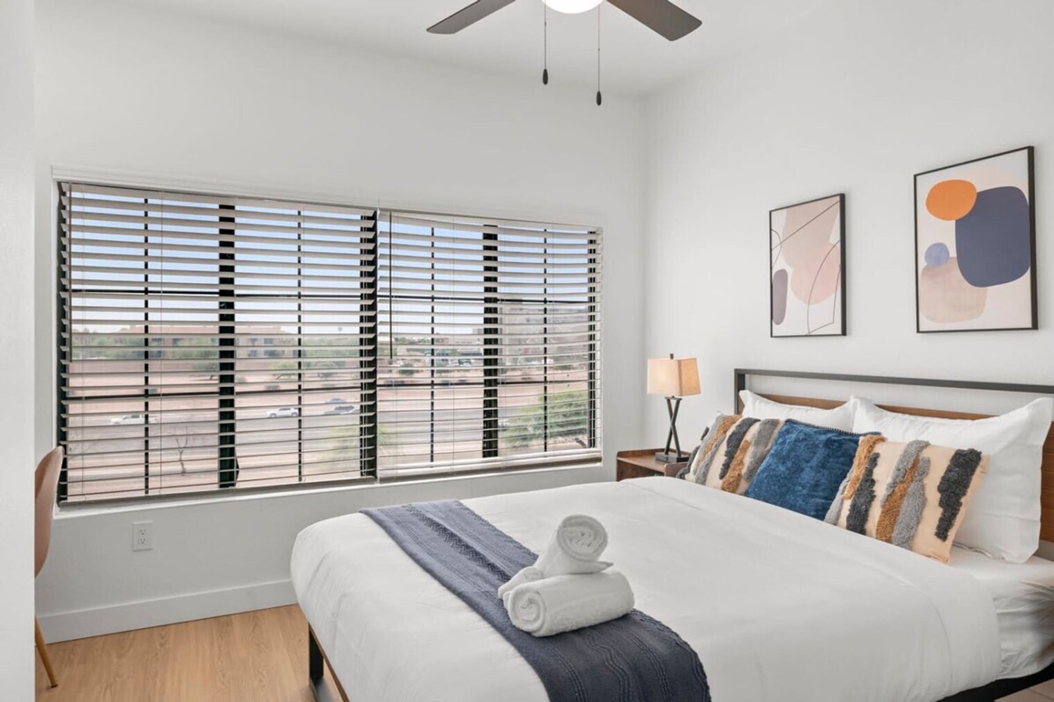 Building Photo - 875 W Pecos Rd