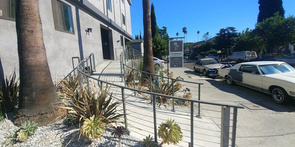 Interior Photo - The Tropicana