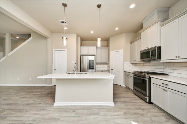 Building Photo - 19623 San Angelo Park Dr