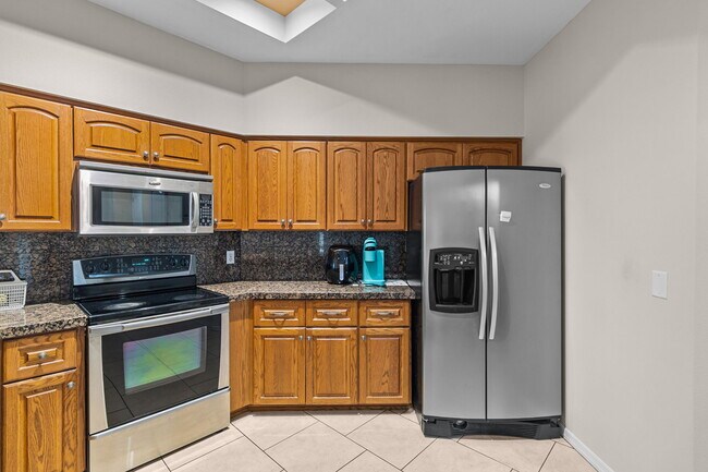 Building Photo - 1040 Bay Harbor Dr