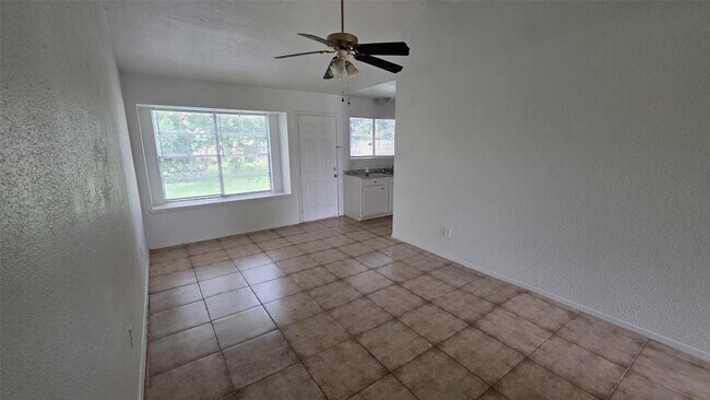 Building Photo - 5150 Prairie Ridge Rd