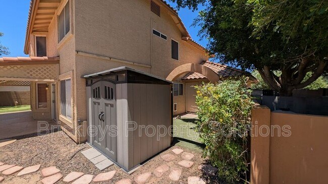 Building Photo - 2363 W Hemlock Ct