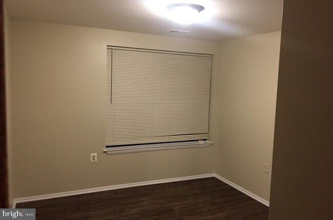 Building Photo - 18050 Chalet Dr