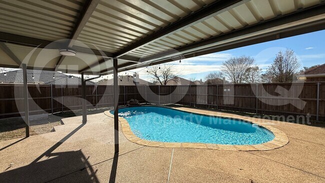 Building Photo - 2536 Beau Dr