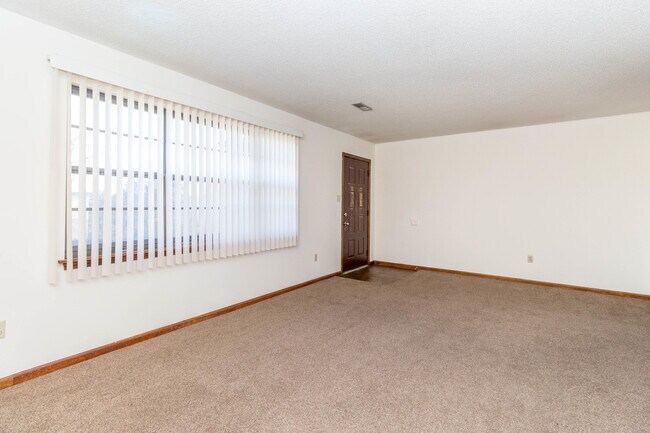 Building Photo - 1617-1619 Handley Place