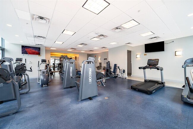 Building Photo - 260 S Osceola Ave