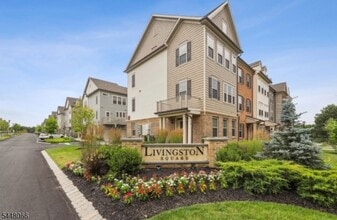 Building Photo - 4 Braeburn Ct