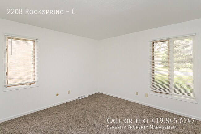 Building Photo - 2208 Rockspring-C