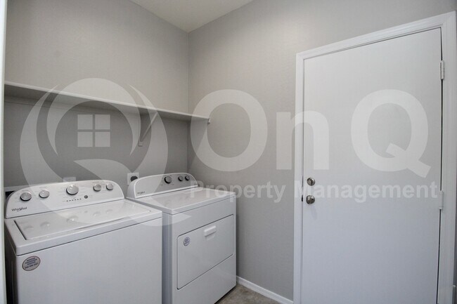 Building Photo - 35408 W San Alvarez Ave