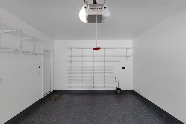 Building Photo - Stunning 3BR/3.5BA Townhome | 2,300+ Sq Ft...