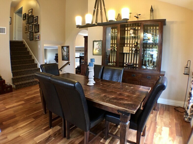 Building Photo - 672 Garland Court