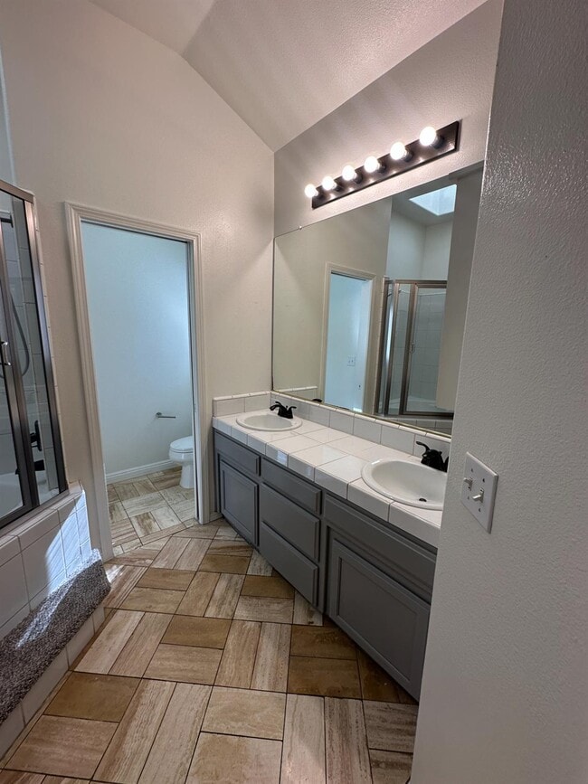 Building Photo - 7351 N Bain Ave