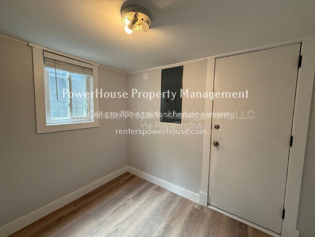 Building Photo - 120 Leeward Ln