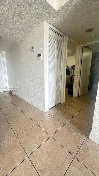 Building Photo - 6060 W 21st Ct