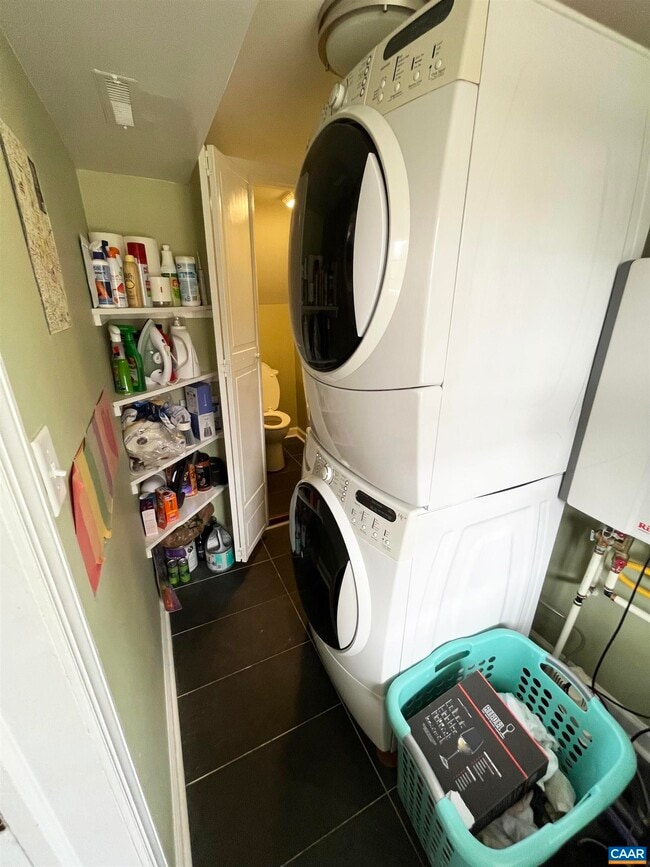 Building Photo - 211 5th St NW