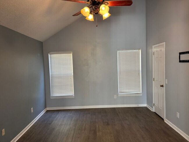 Building Photo - Northlake Mall Location!! Nice house with private backyard