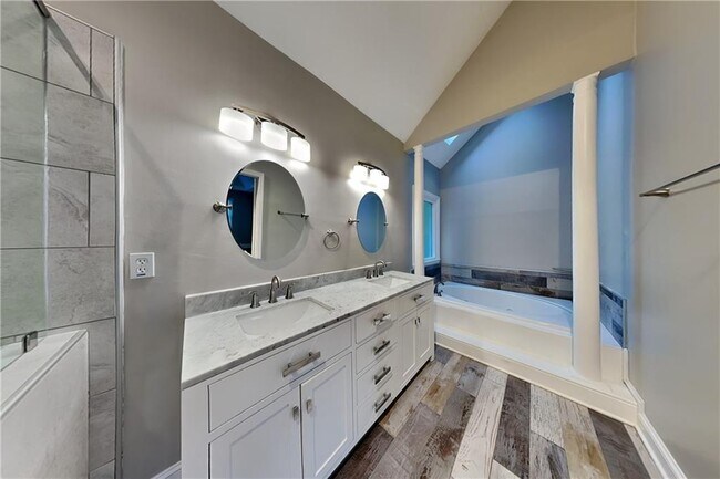 Building Photo - 435 Trammell Dr