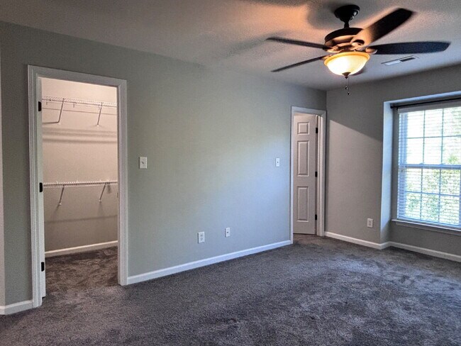 Building Photo - 3839 Cary Glen Blvd
