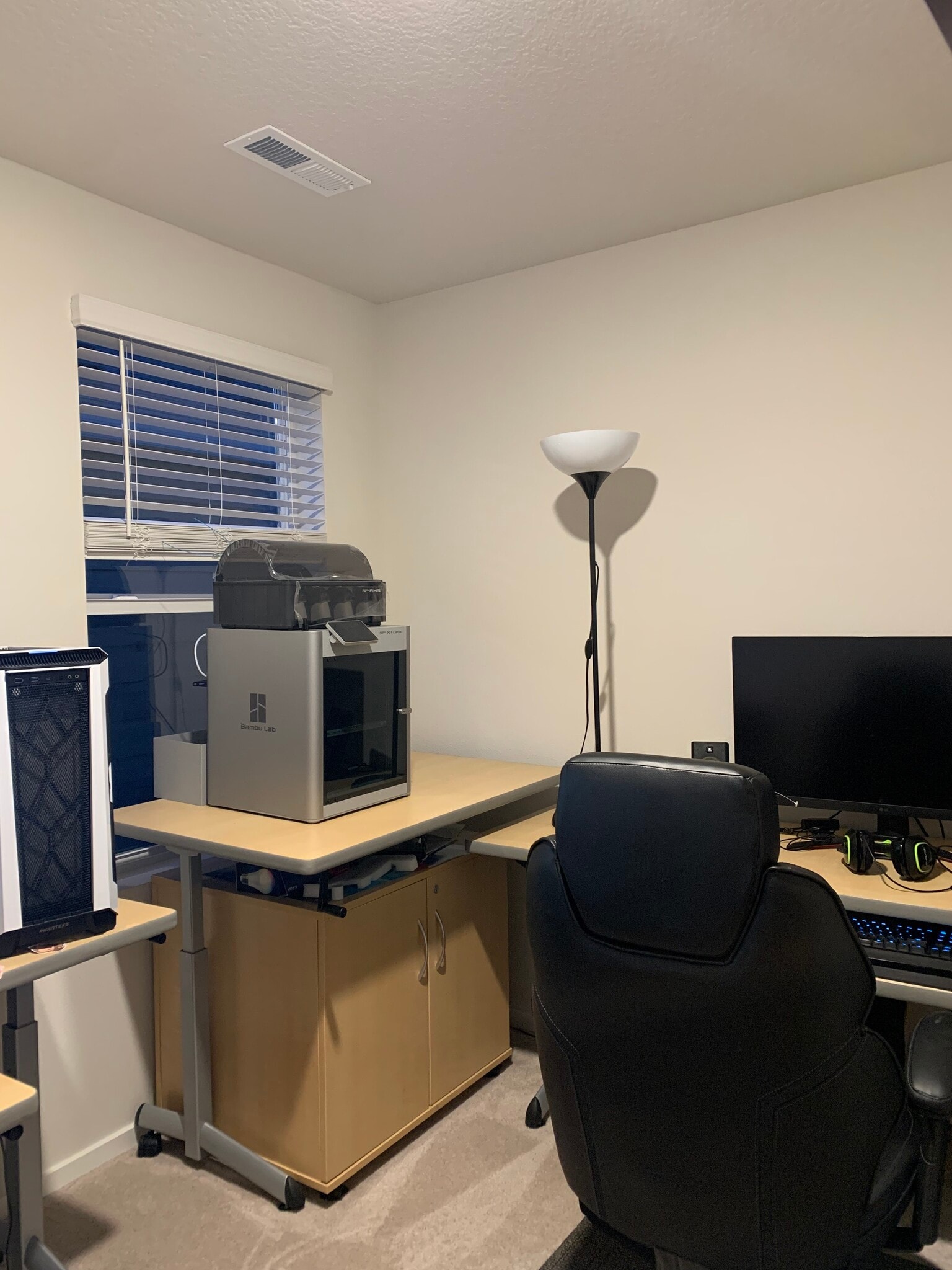 Building Photo - 2664 NE 116th Pl