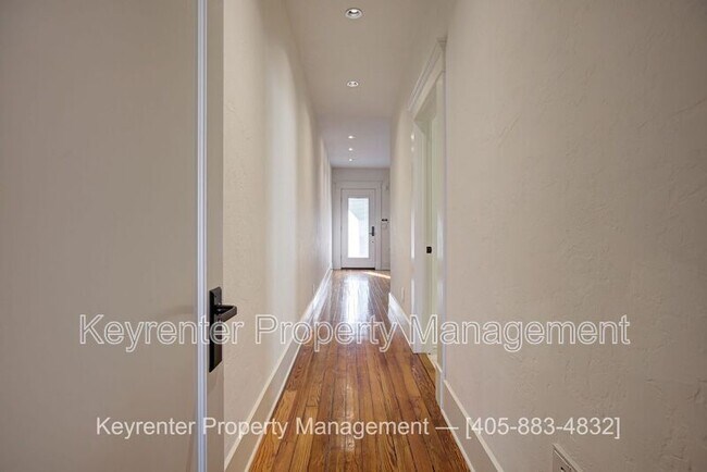 Building Photo - 812 NW 7th St