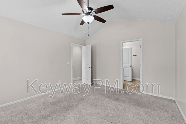 Building Photo - 1468 Collins Dr