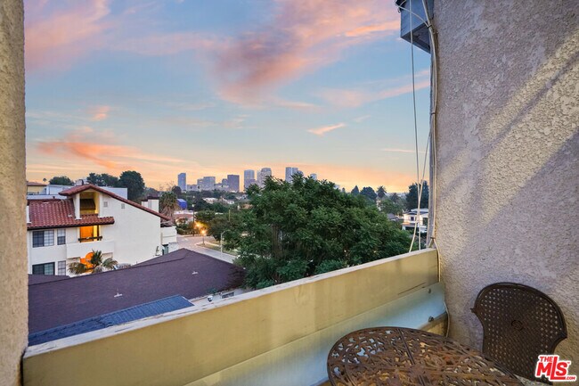 Building Photo - 10627 Ashton Ave