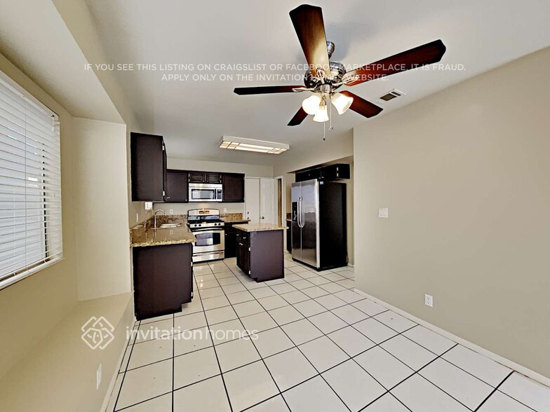 Building Photo - 1740 La Cruz Dr