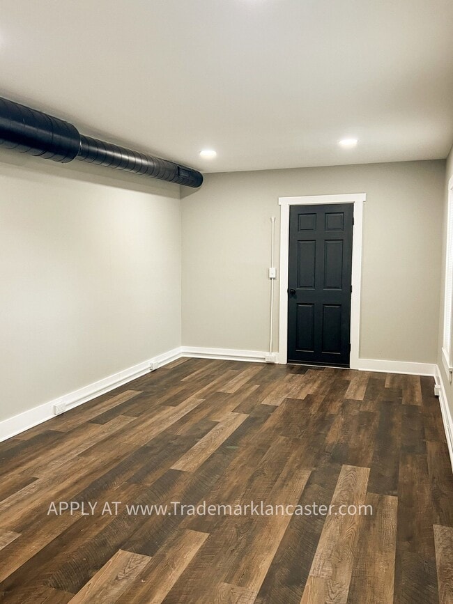 Building Photo - 432 W Lemon St