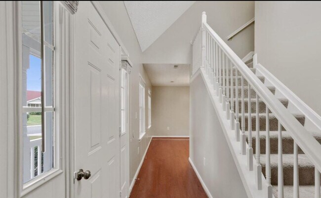 Building Photo - 5601 Skate Ct