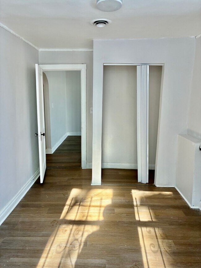 Building Photo - 6900 S Jeffery Blvd