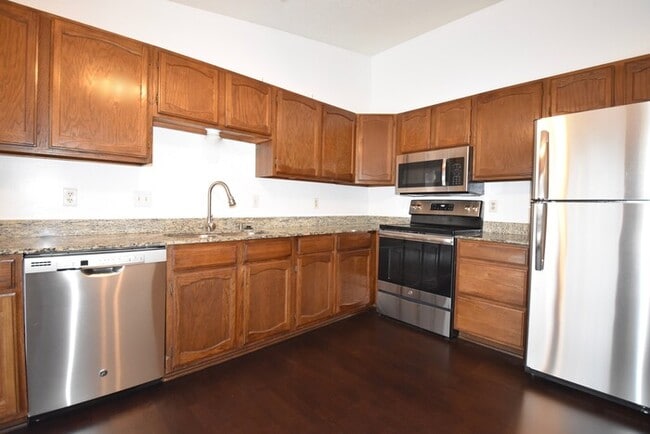 Building Photo - Available November 1st - updated 3 bed, 2....