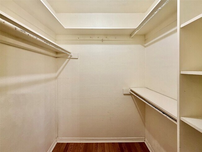 Building Photo - 1416 Sandy Creek Dr