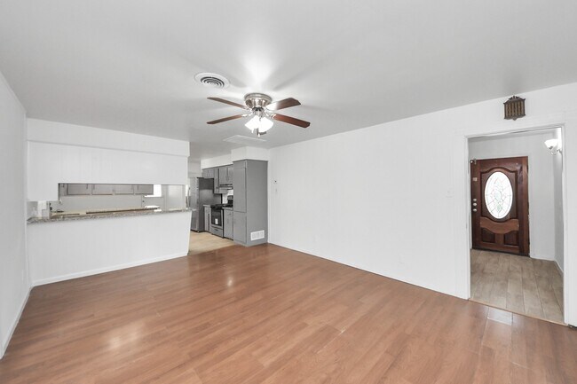 Building Photo - 6819 Morrow St