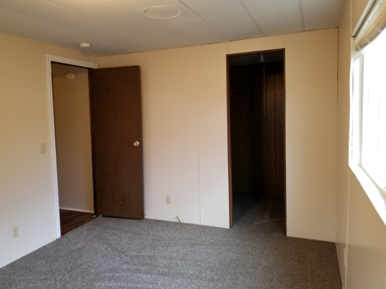 Building Photo - 24 E Adams St