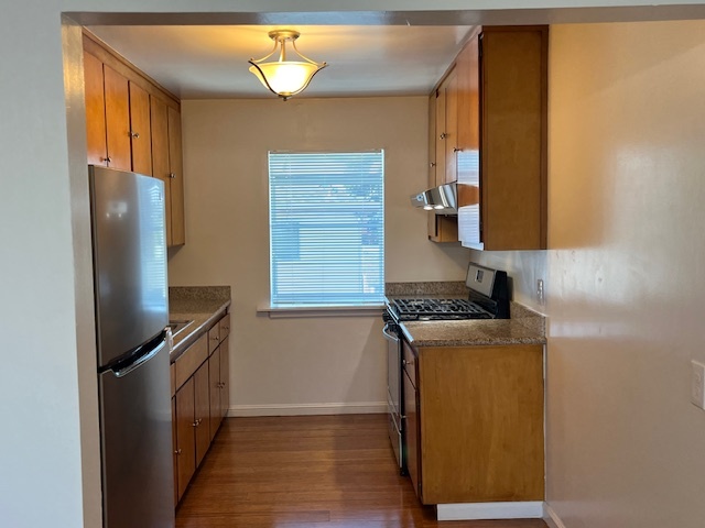 Kitchen Photo 1 - 984 54th St